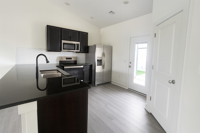 Building Photo - 5140/42 Chase Cir