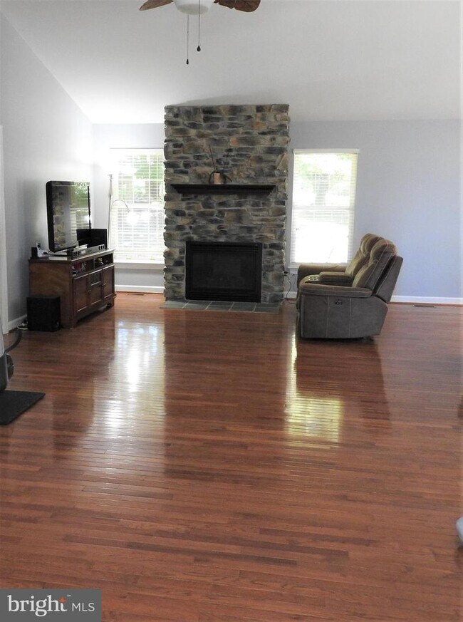 Building Photo - 3317 Knolls Pkwy