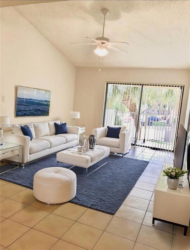 Foto del edificio - 7130 NW 179th St