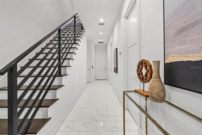 Foto del edificio - 419 W Morse Blvd