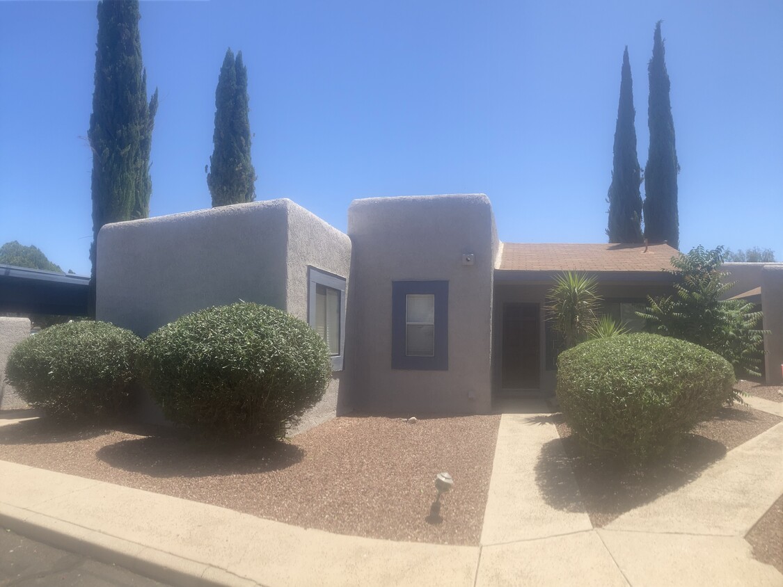 Primary Photo - 3445 N Richland Dr