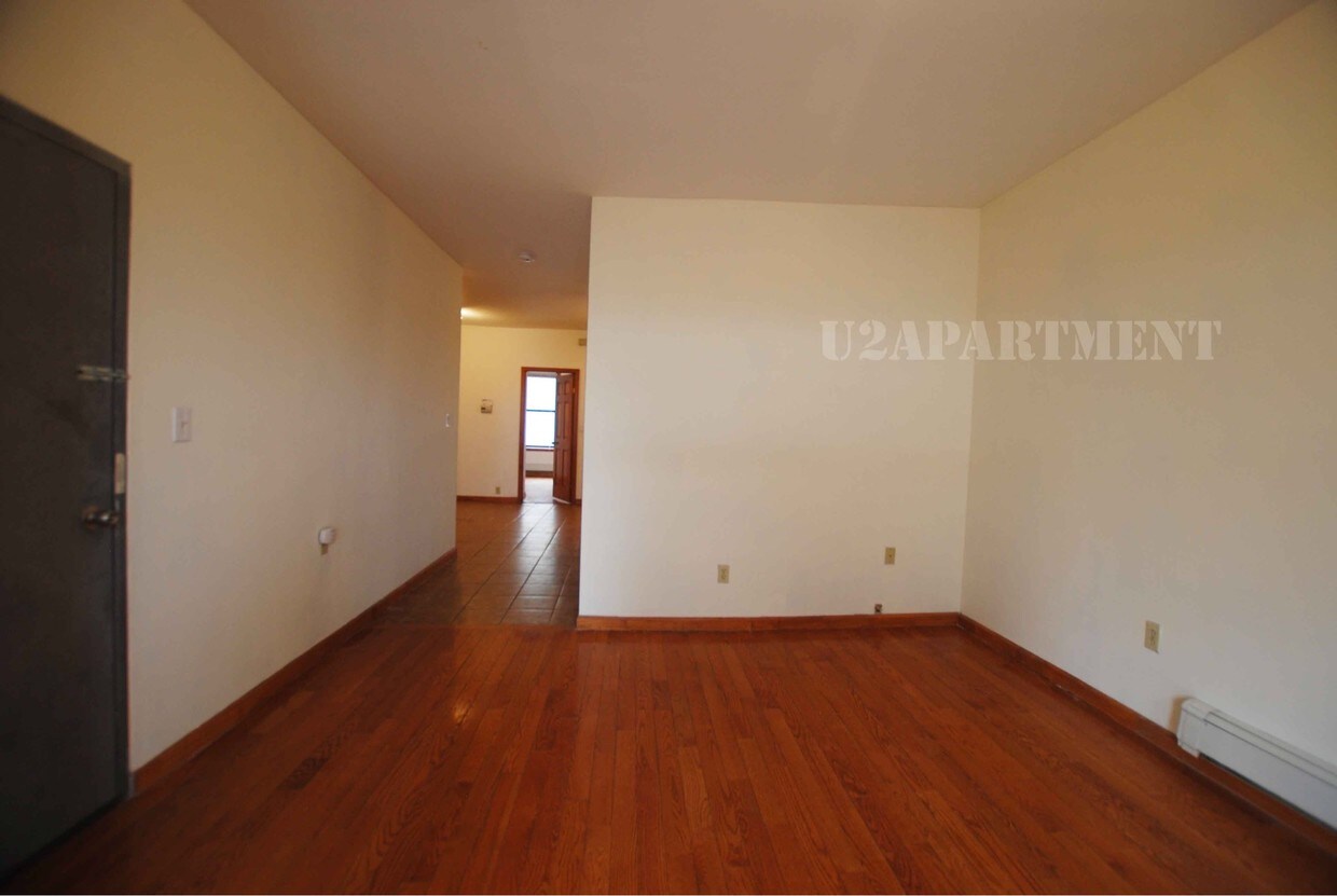 Primary Photo - 840 Nostrand Ave