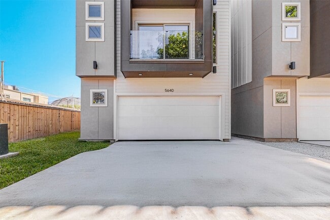 Foto del edificio - 5640 Dolores St