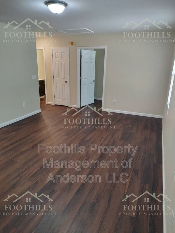 Foto del edificio - 110 Townsley Ct