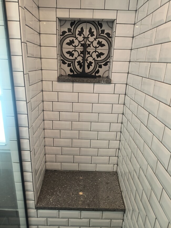 Ducha - 1626 S Washtenaw Ave