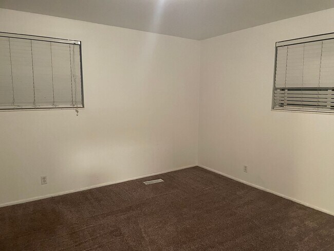 Building Photo - 5776 S 2000 W