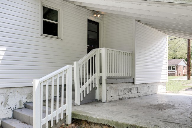 Building Photo - 2115 Royall Ave