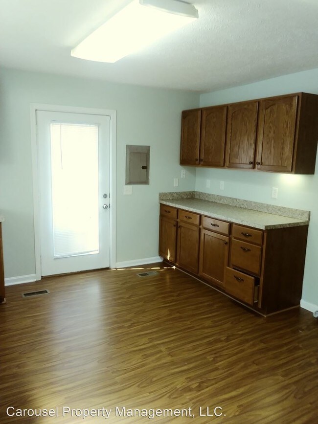 Building Photo - 1 br, 1 bath House - 207 S Willow