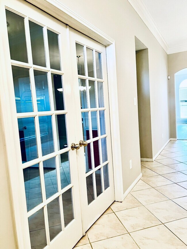 Building Photo - 13607 Mansor Dr