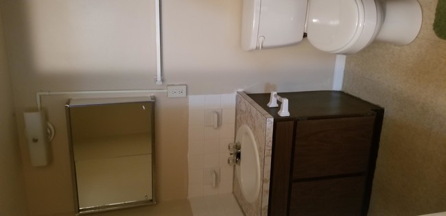 Building Photo - 1 bedroom in Akron OH 44304