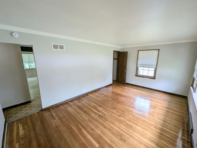 Building Photo - Deep Deal on Fathom