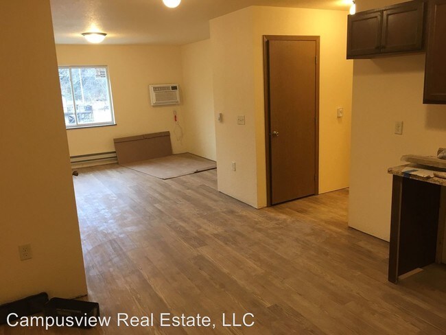 Foto del edificio - 580 Birchcrest Dr