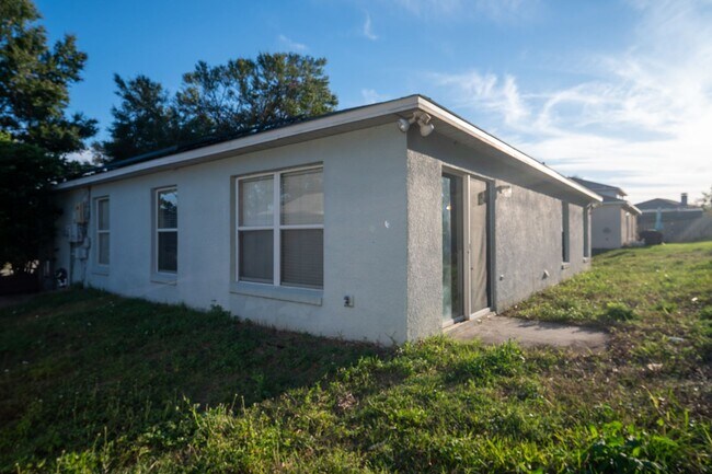Building Photo - 3/2~Ridge Valley ~ Save with Solar!