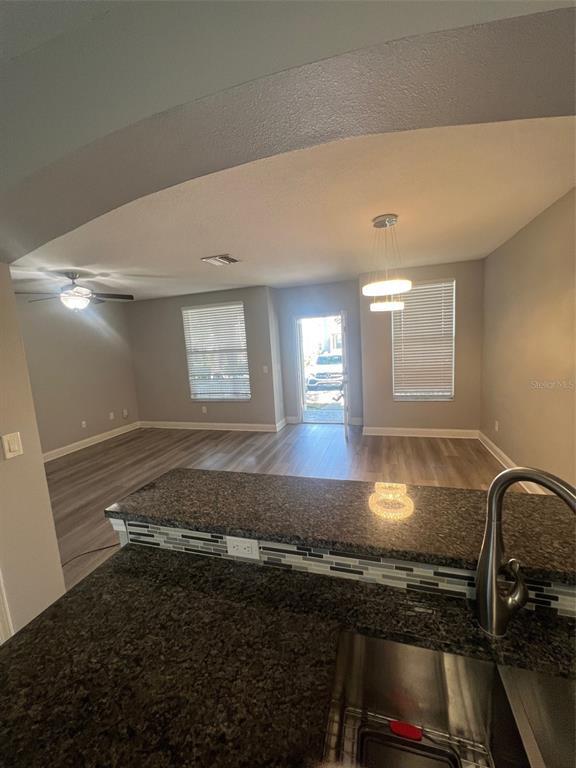 Building Photo - 1547 Deer Tree Ln