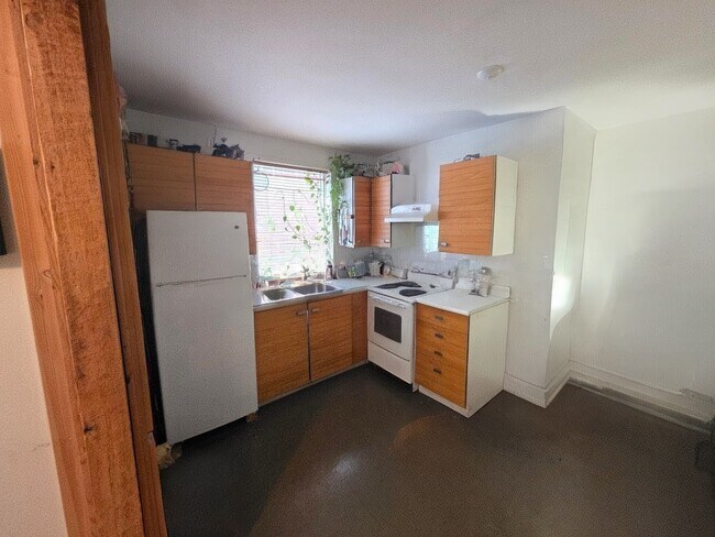 Photo du bâtiment - Bohemian One-Bedroom with Private Deck, St...