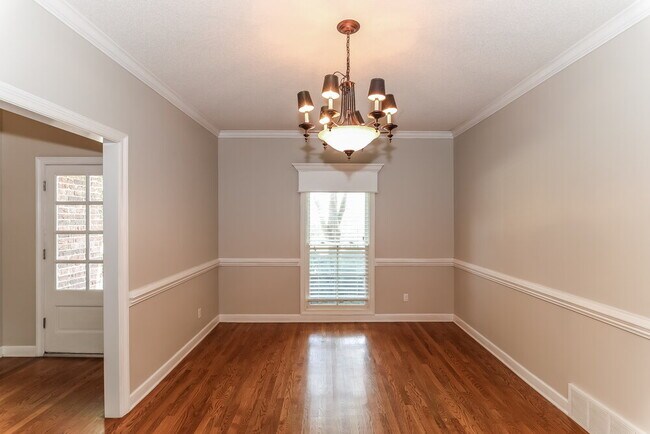 Building Photo - 8895 Linell Cove