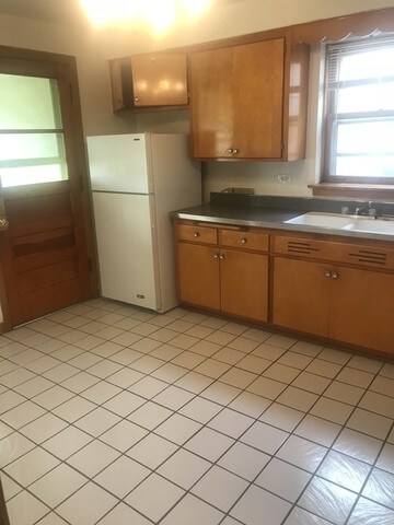 Foto del edificio - 2519 W Farragut Ave