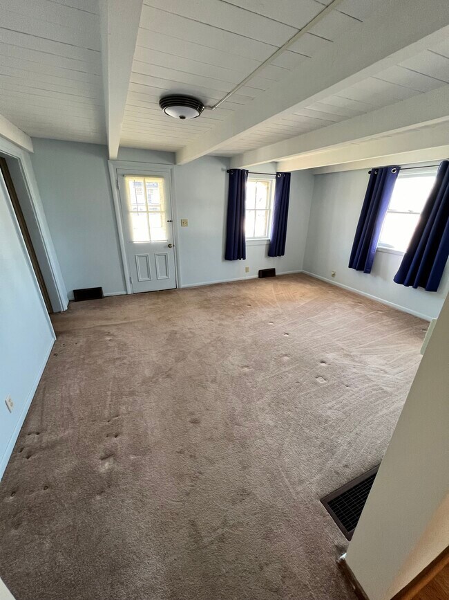 Bedroom #1 - 175 N Locust St