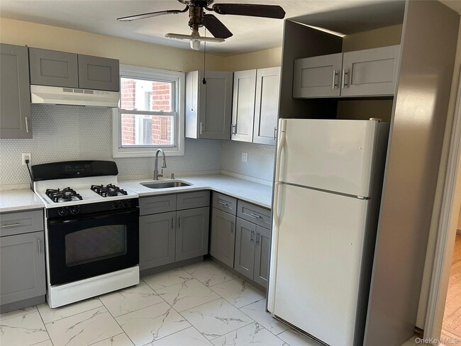 Building Photo - 1086 Tulip Ave