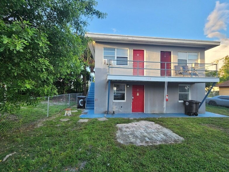 Primary Photo - 723 22nd St