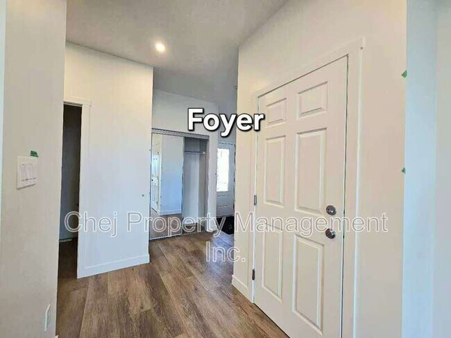 Photo du bâtiment - 4640-4177 177 Ave NW