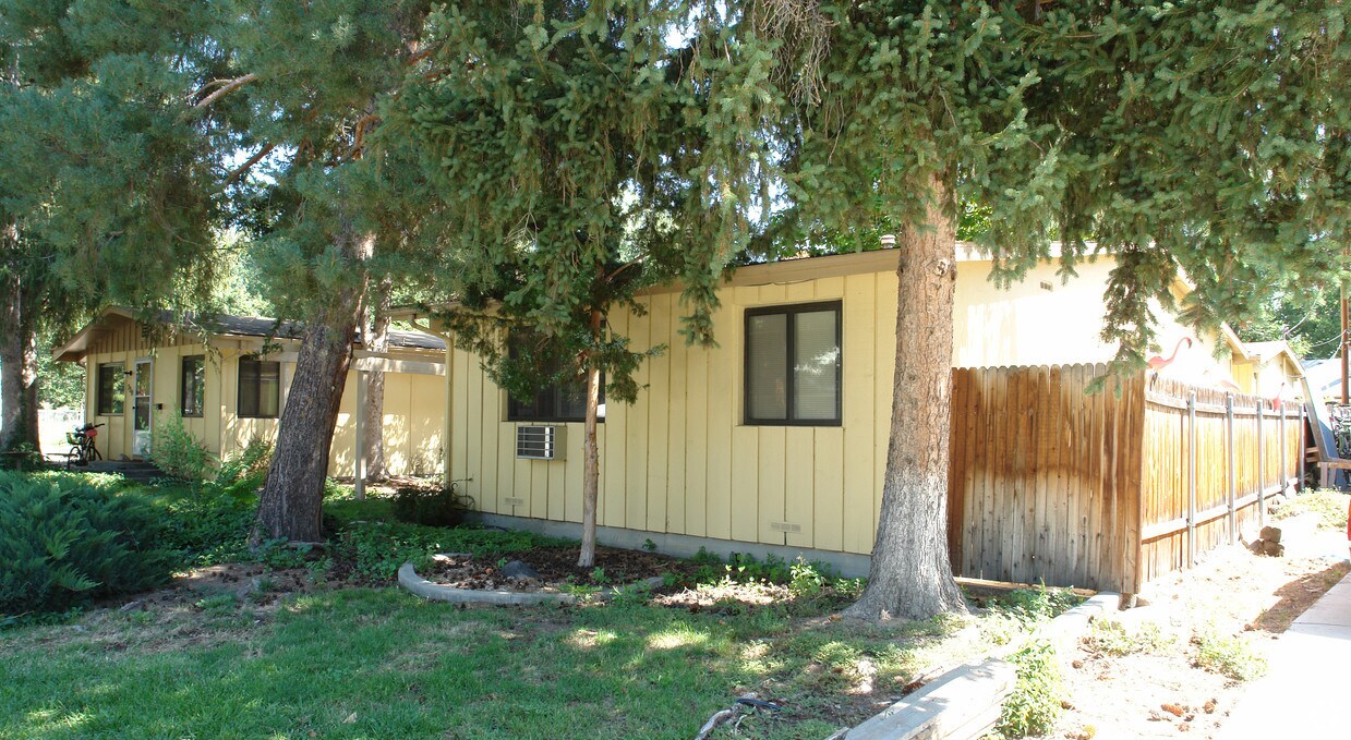 Primary Photo - Marker Apartments