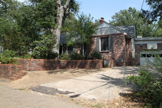 Building Photo - 1204 Linden Pl