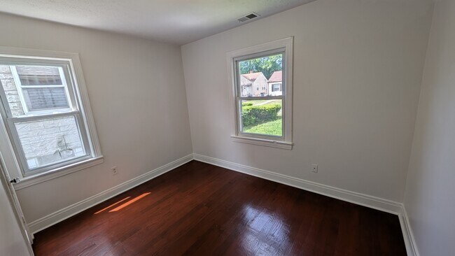 Foto del edificio - 2112 Ratcliffe Ave