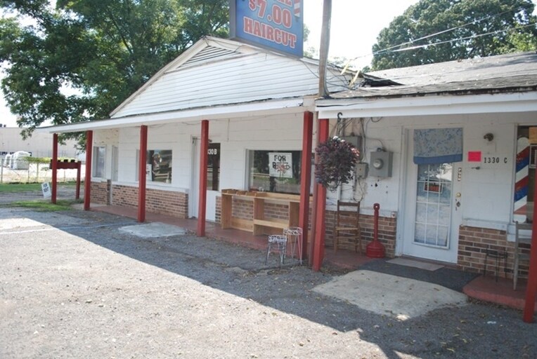 Building Photo - 1328 Barry St