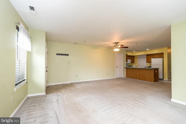 Building Photo - 129 Horseshoe Dr