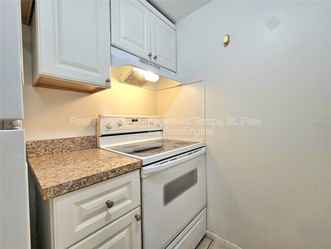 Foto del edificio - 613 Lyndhurst St