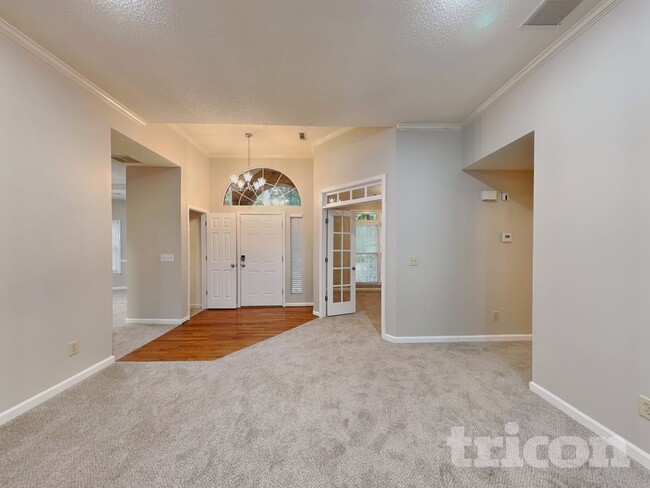 Foto del edificio - 190 Longwood Dr