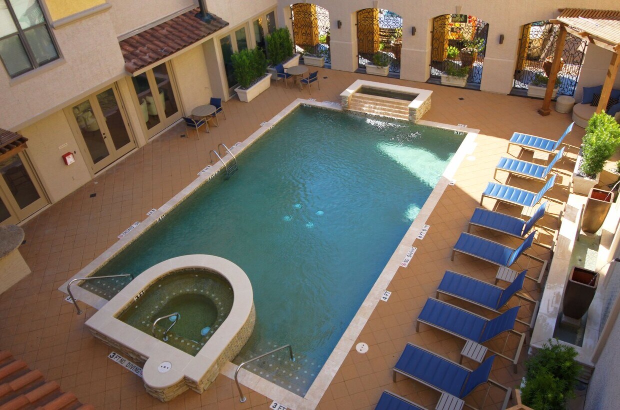 601 Studemont St Unit A542, Houston, TX 77007 Room for Rent in