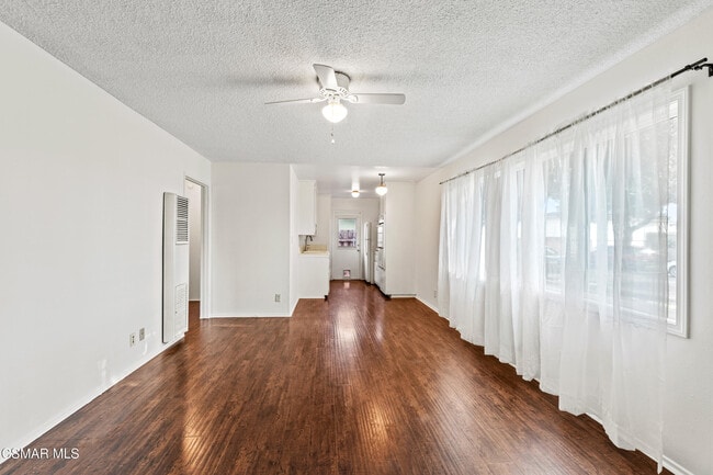 Foto del edificio - 3341 Porter Ln