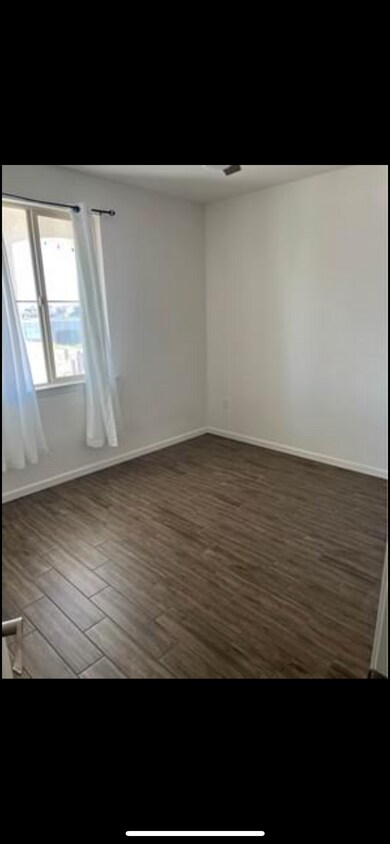 Bedroom w/ full size bed available - 7542 Jojoba Ct