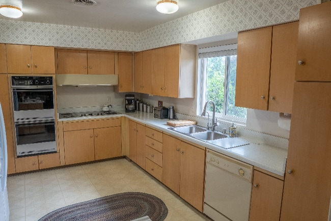 Building Photo - 1211 Roselle Ct