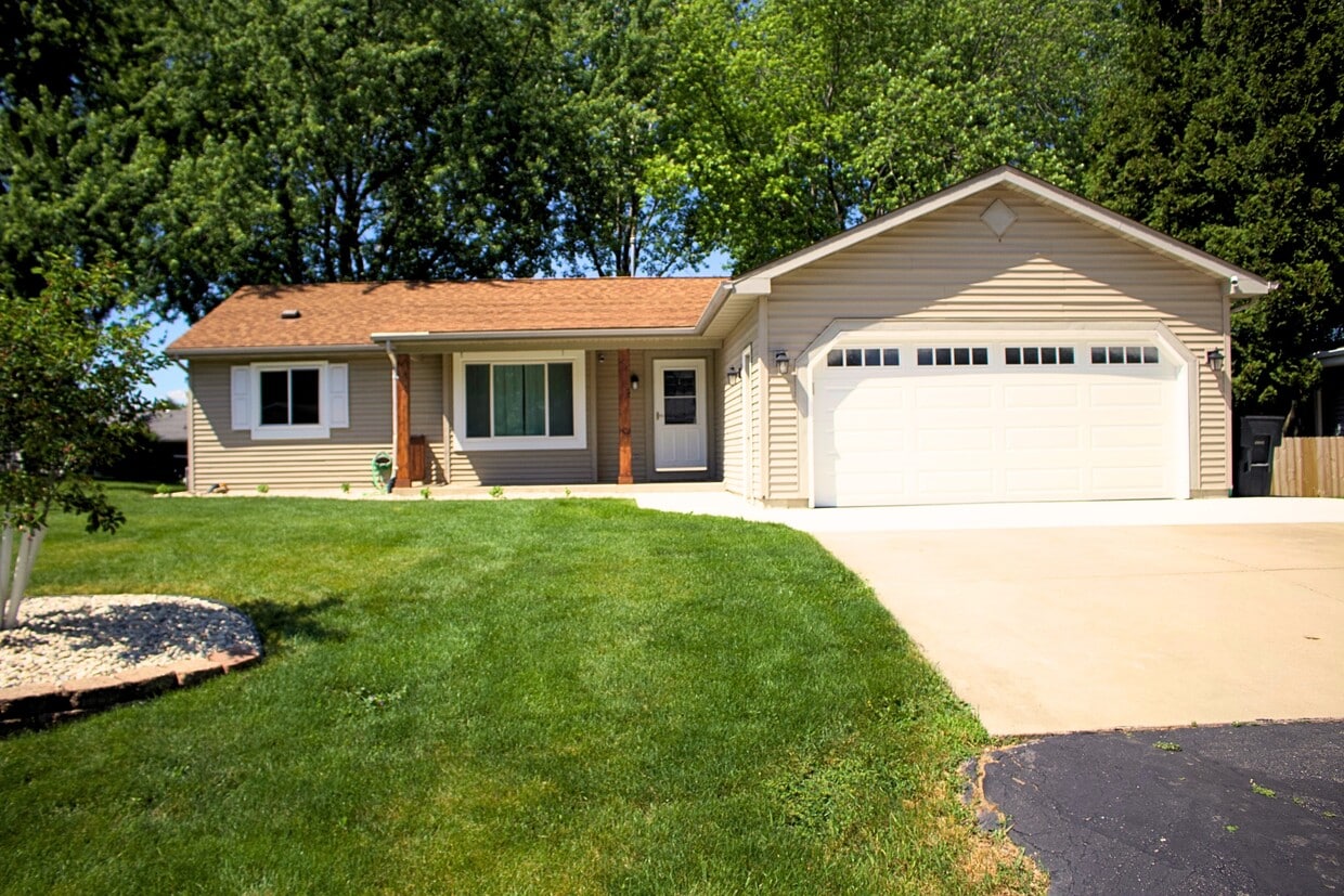 Primary Photo - 2812 Stonebridge Dr