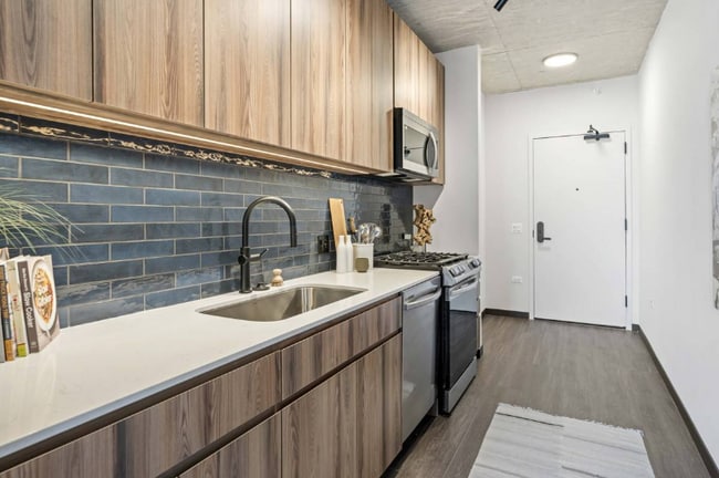 Foto del edificio - 180 N Ashland Ave