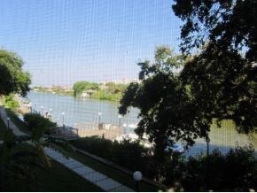 Building Photo - 2 br, 2 bath House - 300 Columbia Dr. #208-1