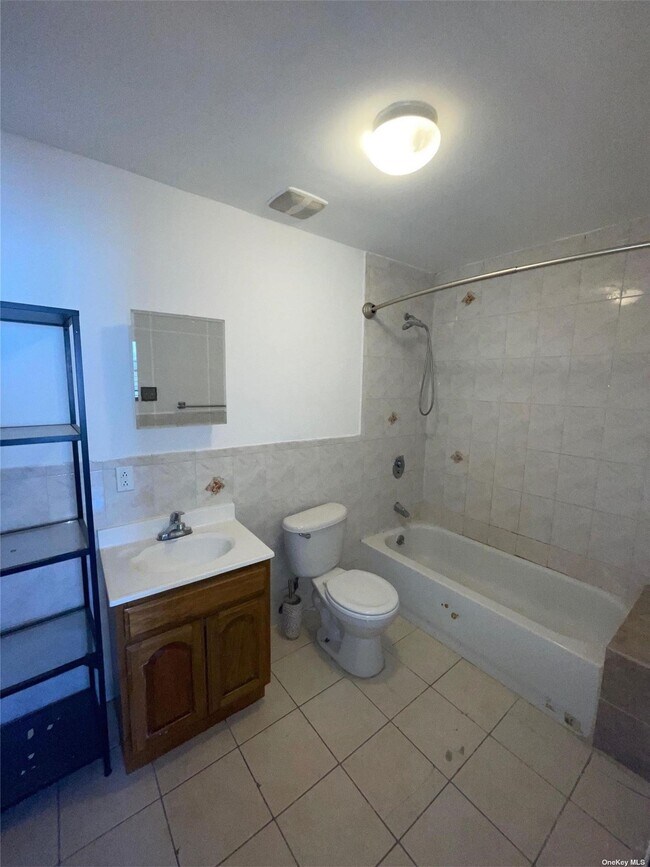 Foto del edificio - 529 Wyona St