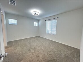 Building Photo - 661 Foam Flower Ln