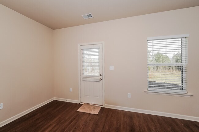 Foto del edificio - 112 Clover Ln