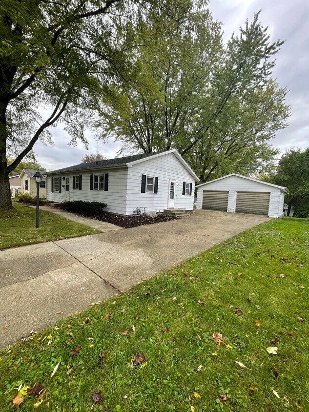 Foto principal - 1430 S Marion Ave