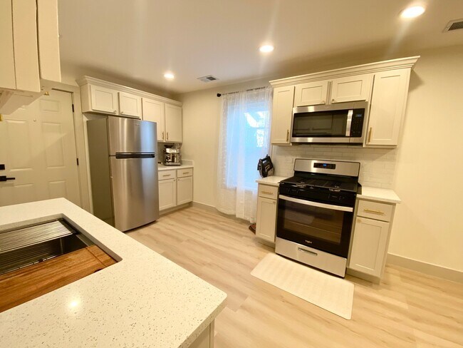 Foto del edificio - 3126 W 38th St