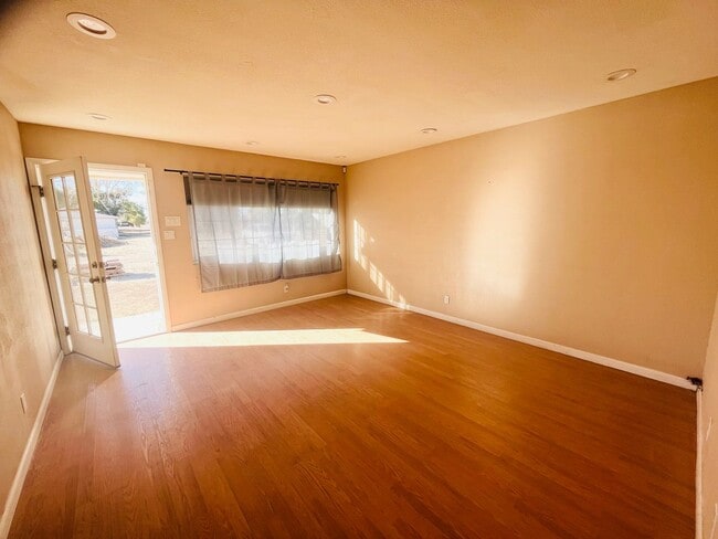 Foto del edificio - 2 Bedroom 1 Bathroom Home!