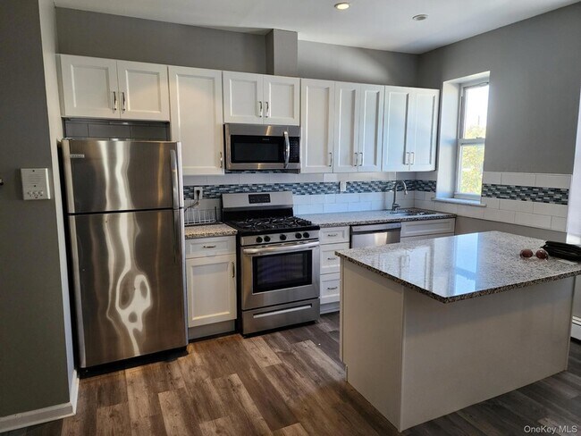 Foto del edificio - 45-01 Ditmars Blvd