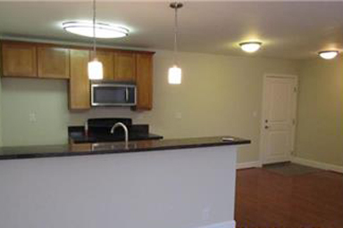 Building Photo - 10982 Roebling Ave