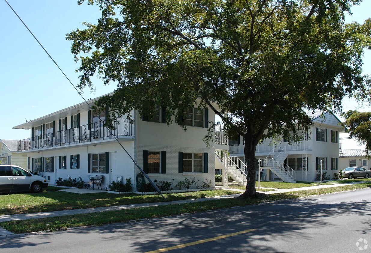 Building Photo - 521 N 20th Ave