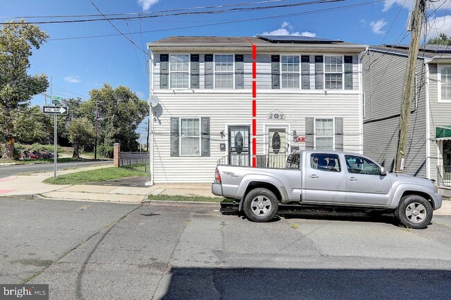 Building Photo - 156 Sweets Ave