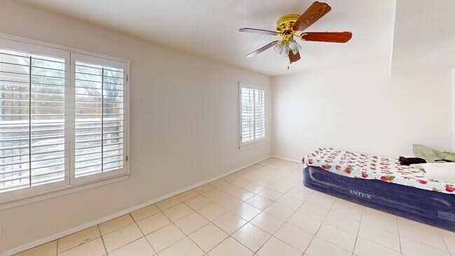 Building Photo - 12020 Regal Banner Ln